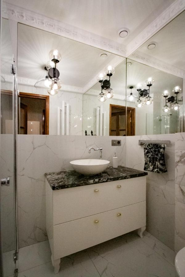Gold By Praia Apartments - 600 M Do Plazy - Parking Sopot Ngoại thất bức ảnh
